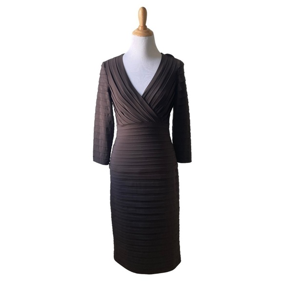 Tadashi Collection Banded Shutter Pleat V Neck Dress Small OM70318M - Picture 1 of 10